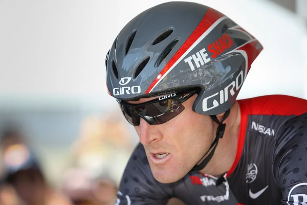 Levi Leipheimer gets ready to ride his time trial through out downtown Los Angeles — Stock Photo, Image