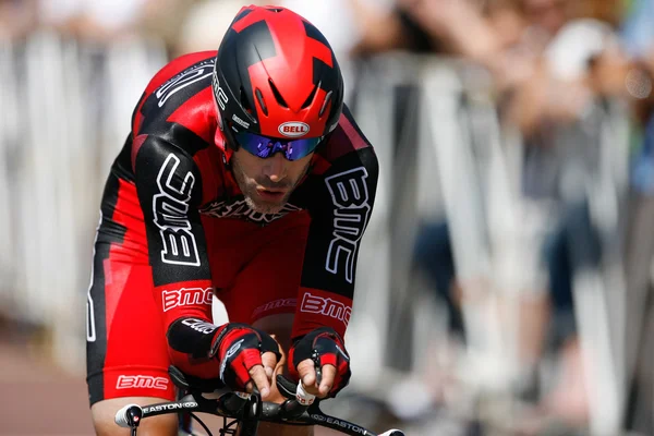 George Hincapie rides his time trial through out downtown Los Angeles — Stock Photo, Image