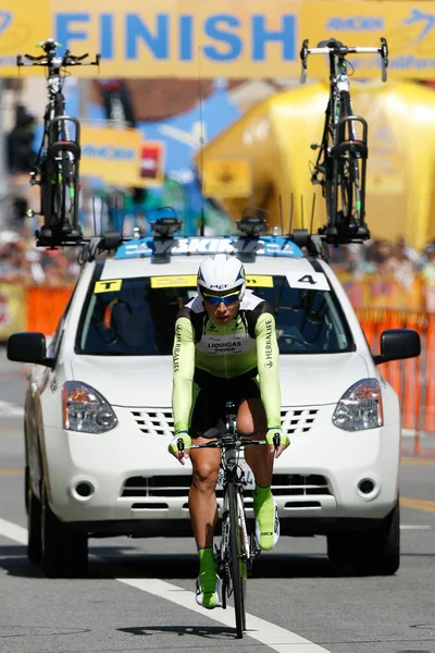 Peter sagan krijgt klaar om te rijden zijn tijdrit in downtown los angeles — Stockfoto