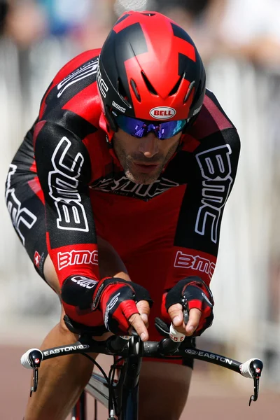 George hincapie rijdt zijn tijdrit in downtown los angeles — Stockfoto