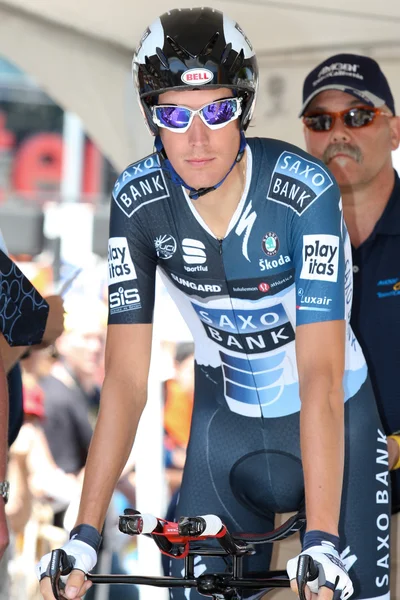 Andy Schleck gets ready to ride his time trial throughout downtown Los Angeles — Stock Photo, Image