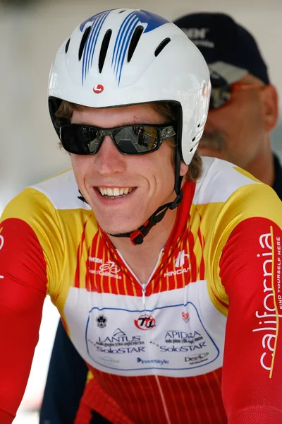 Thomas Rabou gets ready to ride his time trial throughout downtown Los Angeles — Stock Photo, Image