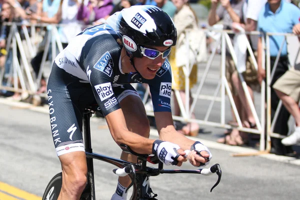 Andy Schleck rides the time trial throughout downtown Los Angeles — Stock Photo, Image