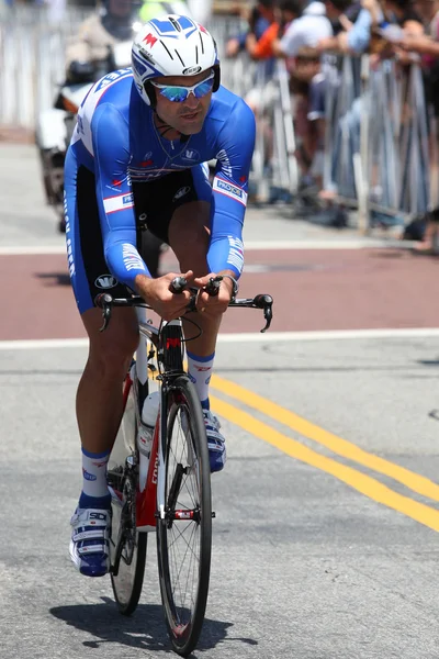 Kevin Hulsmans rides the time trial throughout downtown Los Angeles — Stock Photo, Image