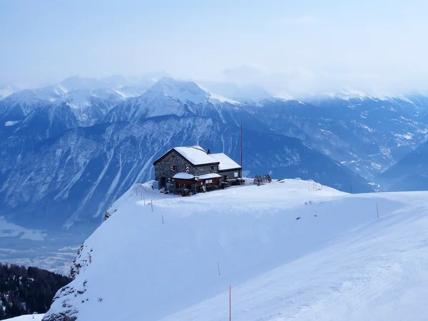 İsviçre Alpleri café