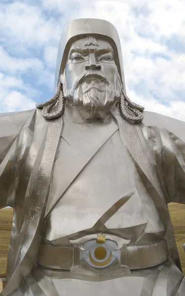 Άγαλμα του Τζένγκις Χαν σε το συγκρότημα χρυσό μνημείο μαστίγιο στη Μογγολία — Φωτογραφία Αρχείου