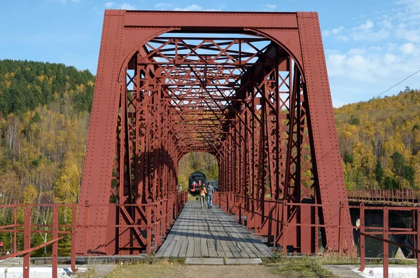 Metal bridge over the river - the former part of old Circum-Baikal Railway — Stock Photo, Image