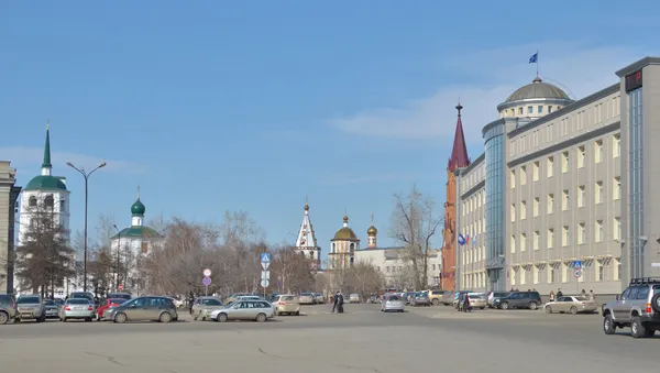 Kostel, katedrála Zjevení, polské církvi a kancelářské budovy. Irkutsk — Stock fotografie