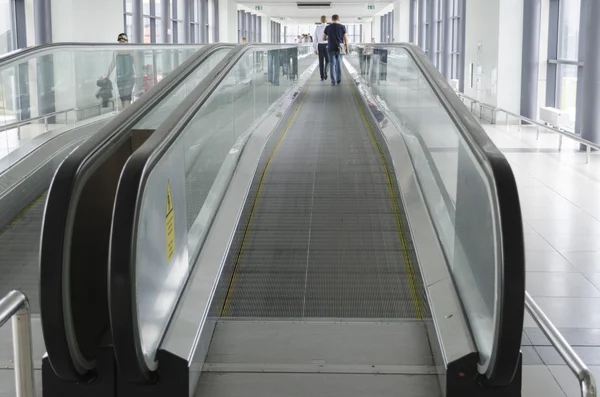 Sheremetyevo Havaalanı'nda yatay travelator — Stok fotoğraf