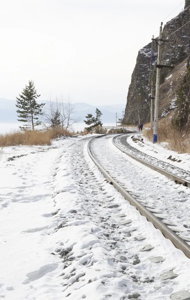 Το μέρος του σιδηροδρόμου γύρω-baikal το χειμώνα — Φωτογραφία Αρχείου