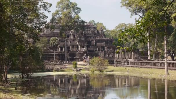 Baphuon, célèbre montagne du temple — Video