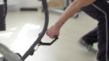Fitness kulübü, spor salonu ve spor aktivitesi eğitim 12of27 insanlar