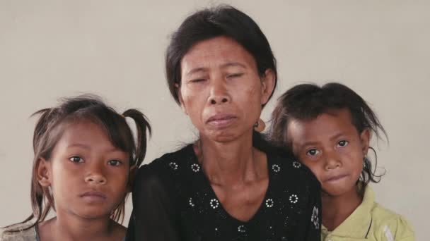 Mother and daughters from Cambodia — Stock Video