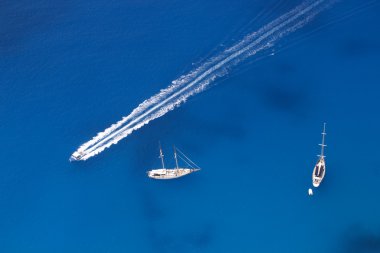 yüzen tekne, navagio beach, zakynthos