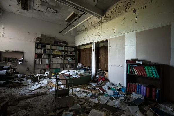 Antigua Biblioteca Abandonada —  Fotos de Stock