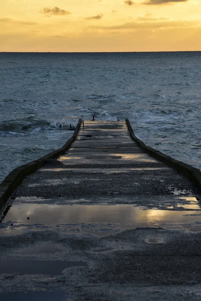 Wharf vid Svarta havet i söderna av Ryssland — Stockfoto