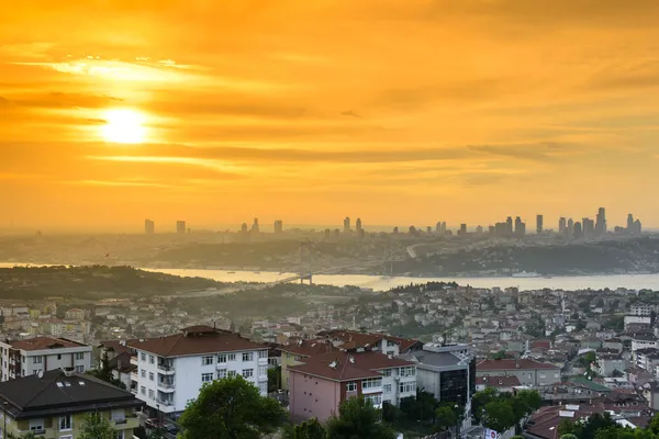 Bosporusbrücke in Istanbul, Türkei — Stockfoto