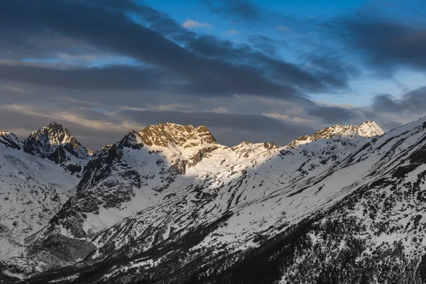 Beautiful Cloudscape over Mountains — Stock Photo, Image