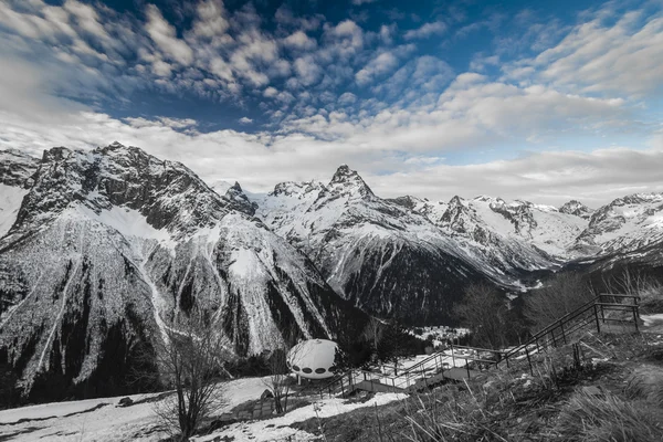 Beautiful Landscape picture of an Amazing Hotel in Russian Mountain — Stock Photo, Image