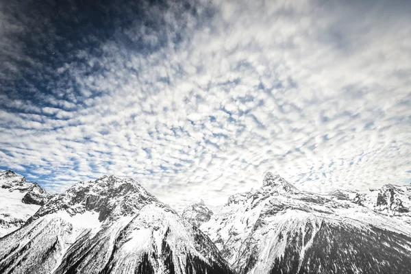 Beautiful Cloudscape over Mountains — Stock Photo, Image