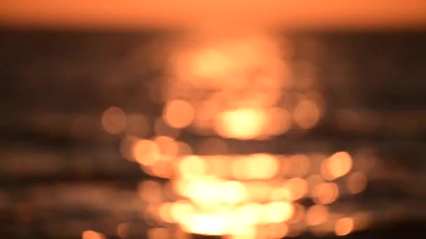 Amazing warna-warni 4k hdr video matahari terbenam di laut dekat — Stok Video