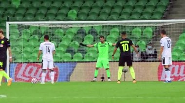 Krasnodar, Rusya - 22 Eylül 2020: Futbol maçı FC Krasnodar, Rusya - UEFA Şampiyonlar Ligi - Playoff 1 maçı. 4k video