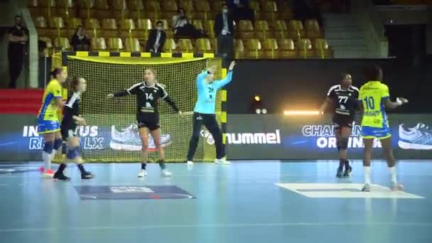 로스토프 - 온 - 돈, 러시아 - 10 월 17 일: 핸드볼 게임 Rostov-Don vs Metz France - 2020 2021 Momens EHF Champions League - Group Round — 비디오