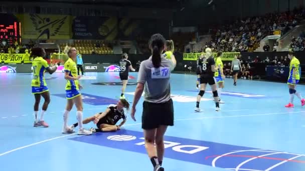 Rostov-on-Don, Rusko - 17. října 2020: Házená Rostov-Don vs Metz Francie - 2020 2021 Womens EHF Champions League - Group Round — Stock video