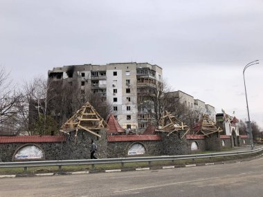 Borodyanka, Kiev bölgesi, Ukrayna. 08 Nisan 2022: Rus işgalinden sonra yıkılan bina 