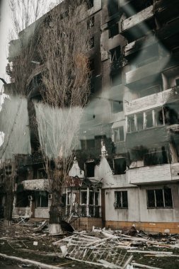 Borodyanka, Kiev bölgesi, Ukrayna. 08 Nisan 2022: Rus işgalinden sonra yıkılan bina 