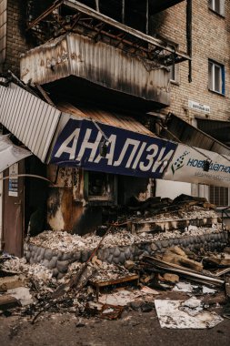 Borodyanka, Kiev bölgesi, Ukrayna. 08 Nisan 2022: Rus işgalinden sonra yıkılan bina 