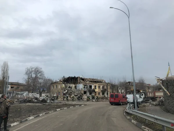 ボロディアンカ キエフ地方 ウクライナ 2022年4月8日 ロシア占領後の建物破壊 — ストック写真