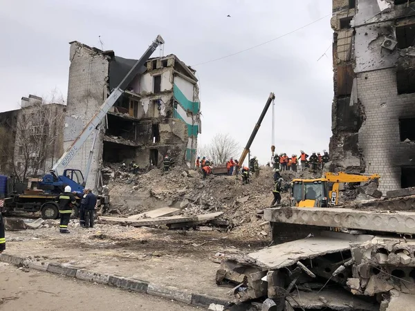 Borodyanka, Kiev bölgesi, Ukrayna. 08 Nisan 2022: Rus işgalinden sonra yıkılan bina 