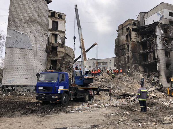 Бородянка, Киевская область, Украина. 08 апреля 2022 года: разрушенное здание после российской оккупации 