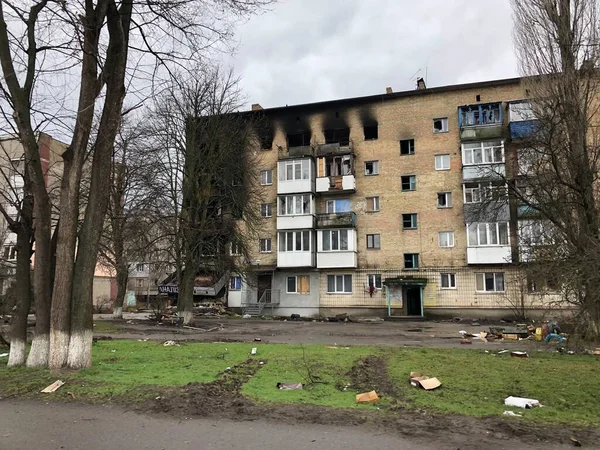 乌克兰基辅地区Borodyanka 2022年4月8日 俄罗斯占领后被摧毁的建筑 — 免费的图库照片