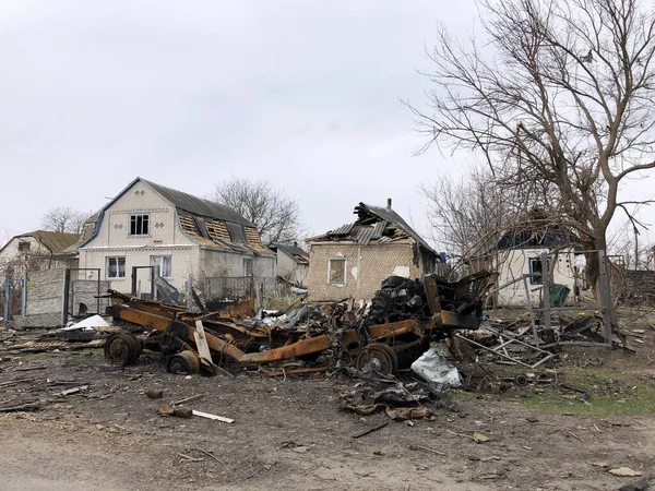 Borodyanka, regione di Kiev, Ucraina. 08 aprile 2022: il devastato villaggio di Borodyanka, recentemente liberato dai russi — Foto stock