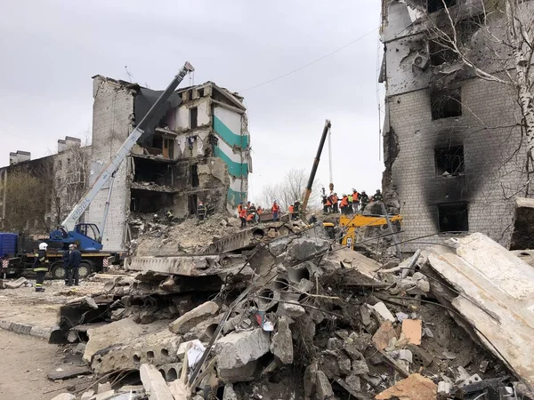 Borodyanka, région de Kiev, Ukraine. 08 avril 2022 : bâtiment détruit après l'occupation russe — Photo de stock