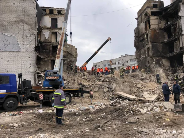 Borodyanka, região de Kiev, Ucrânia. 08 de abril de 2022: edifício destruído após a ocupação russa — Fotografia de Stock