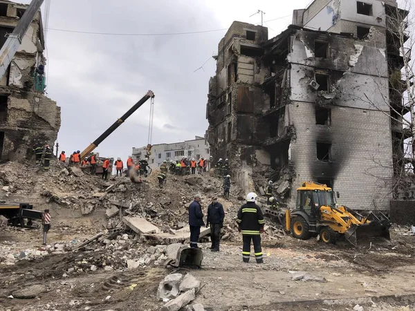 Borodyanka, région de Kiev, Ukraine. 08 avril 2022 : bâtiment détruit après l'occupation russe — Photo de stock