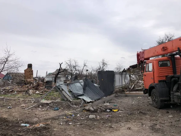 Borodyanka, regione di Kiev, Ucraina. 08 aprile 2022: il devastato villaggio di Borodyanka, recentemente liberato dai russi — Foto stock