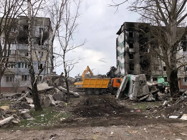 Borodyanka, Kyiv region, Ukraine. April 08, 2022: destroyed building after russian occupation — Stock Photo