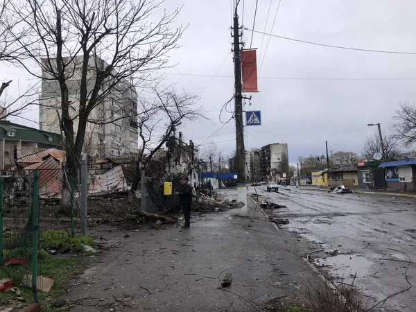 Borodjanka, Gebiet Kiew, Ukraine. 08. April 2022: das verwüstete Dorf Borodjanka, das vor kurzem von den Russen befreit wurde — Stockfoto