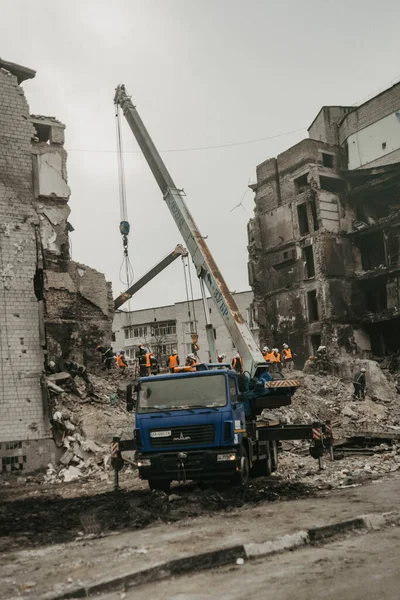 Borodyanka, região de Kiev, Ucrânia. 08 de abril de 2022: edifício destruído após a ocupação russa — Fotografia de Stock