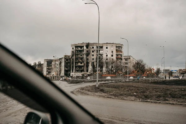 Borodyanka, région de Kiev, Ukraine. 08 avril 2022 : bâtiment détruit après l'occupation russe — Photo de stock