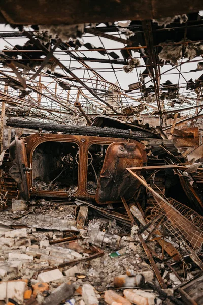 Borodjanka, Gebiet Kiew, Ukraine. 08. April 2022: das verwüstete Dorf Borodjanka, das vor kurzem von den Russen befreit wurde — Stockfoto