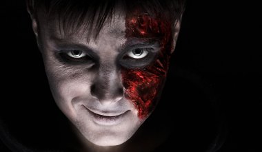 zombi gülümseyen