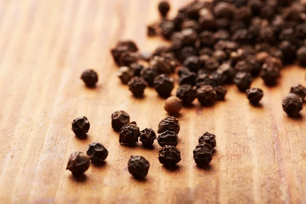 Black peppercorns — Stock Photo, Image