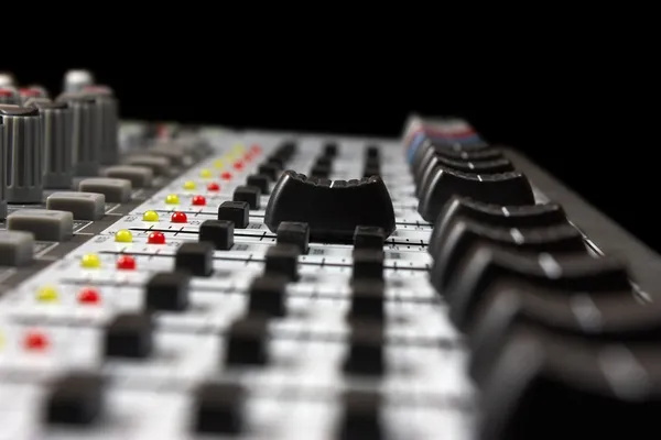 ses karıştırıcı kontrol paneli