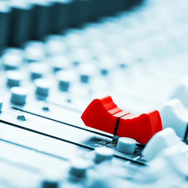 ses karıştırıcı