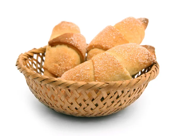 Croissants en una cesta — Foto de Stock